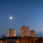 Paha-paha Modern Design, Sea View, Fast Wifi And Street Parking Διαμέρισμα *