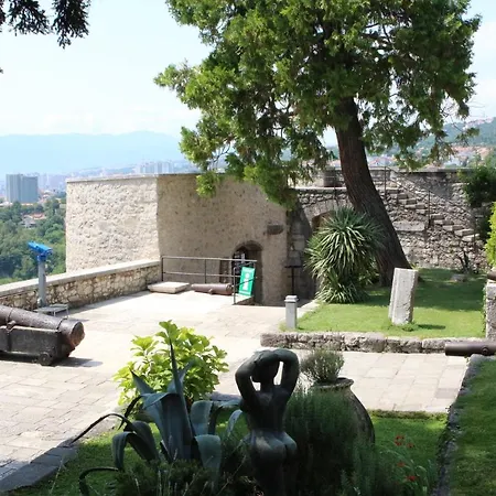 Paha-paha Modern Design, Sea View, Fast Wifi And Street Parking