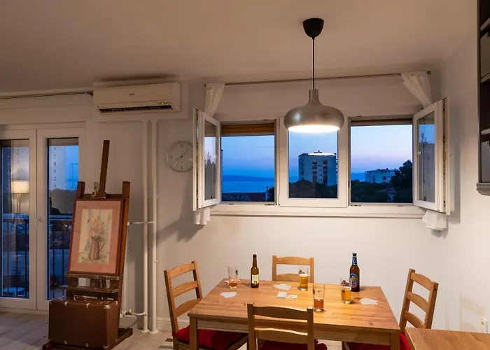 Paha-paha Modern Design, Sea View, Fast Wifi And Street Parking Apartman