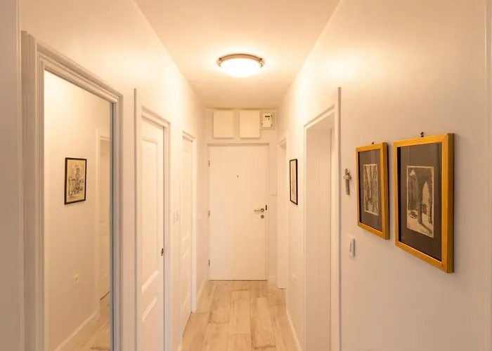 Paha-paha Modern Design, Sea View, Fast Wifi And Street Parking Apartman *